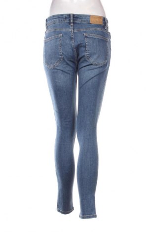 Damskie jeansy Zara, Rozmiar M, Kolor Niebieski, Cena 62,07 zł