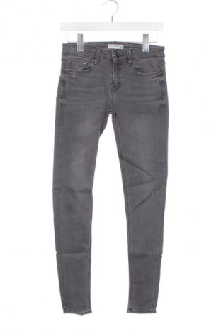 Blugi de femei Zara, Mărime XS, Culoare Gri, Preț 91,99 Lei
