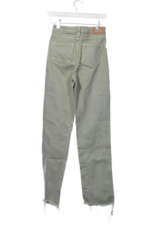 Damskie jeansy Zara, Rozmiar XS, Kolor Zielony, Cena 62,07 zł