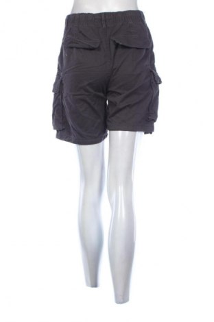 Damen Shorts Bershka, Größe S, Farbe Grau, Preis € 7,99