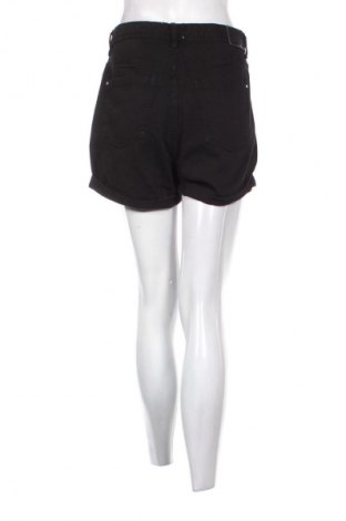 Damen Shorts Bershka, Größe M, Farbe Schwarz, Preis € 17,90