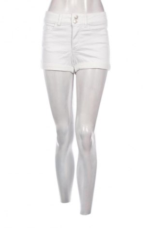 Damen Shorts Clockhouse, Größe S, Farbe Weiß, Preis € 4,86