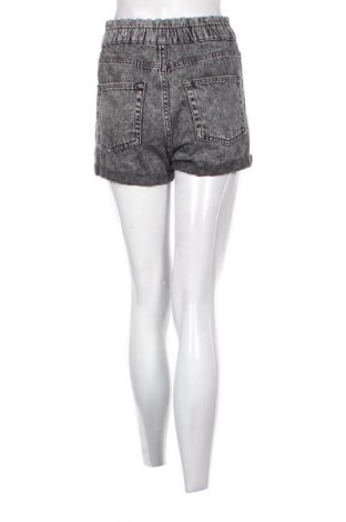 Damen Shorts Fb Sister, Größe M, Farbe Grau, Preis 9,72 €