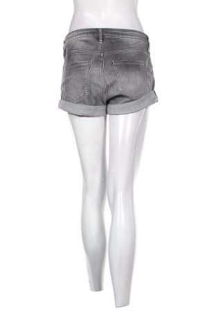 Dámské kraťasy  H&M, Velikost M, Barva Šedá, Cena  199,00 Kč