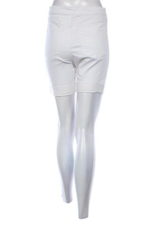 Damskie szorty Stradivarius, Rozmiar S, Kolor Biały, Cena 35,99 zł