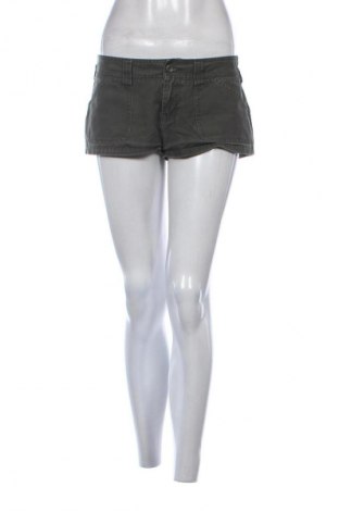 Damen Shorts United Colors Of Benetton, Größe M, Farbe Grün, Preis € 14,99