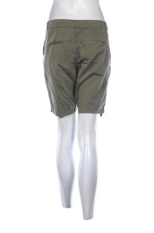 Damen Shorts Vero Moda, Größe M, Farbe Grün, Preis 10,22 €