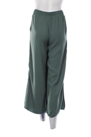 Damenhose Pull&Bear, Größe S, Farbe Grün, Preis € 11,99