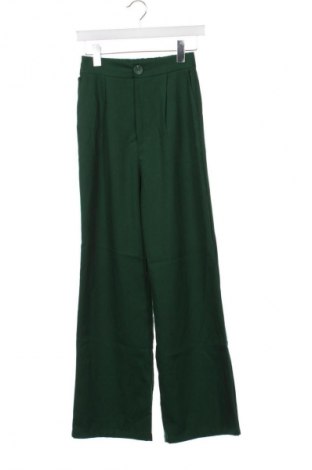 Дамски панталон Stradivarius, Размер XS, Цвят Зелен, Цена 28,88 лв.
