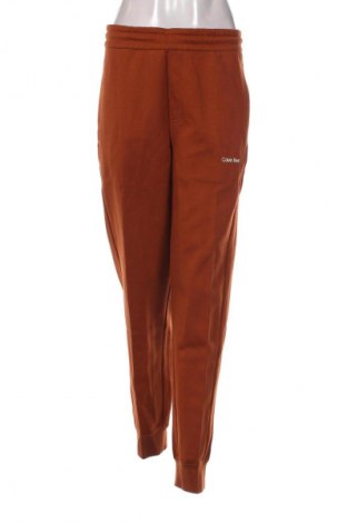Дамско спортно долнище Calvin Klein, Размер XXL, Цвят Кафяв, Цена 174,99 лв.