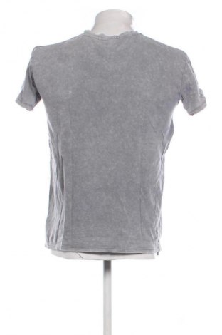 Ανδρικό t-shirt Fb Sister, Μέγεθος S, Χρώμα Πολύχρωμο, Τιμή 6,99 €