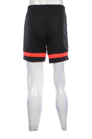 Pantaloni scurți de bărbați Nike, Mărime S, Culoare Negru, Preț 115,99 Lei