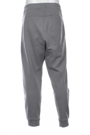 Pantaloni trening de bărbați Hugo Boss, Mărime XL, Culoare Gri, Preț 519,99 Lei