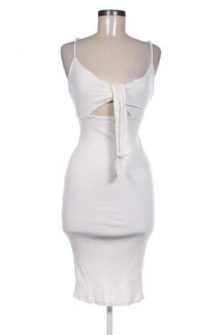 Kleid Bershka, Größe S, Farbe Weiß, Preis € 11,99