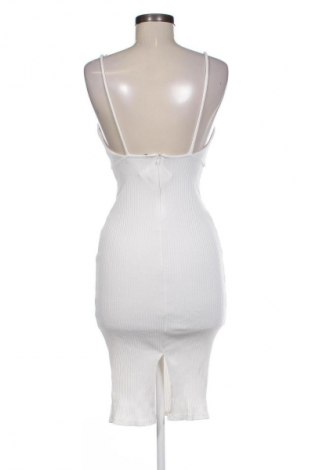 Kleid Bershka, Größe S, Farbe Weiß, Preis € 11,99