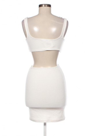 Kleid Bershka, Größe S, Farbe Weiß, Preis € 11,99