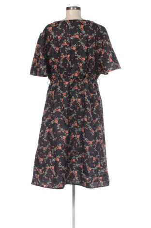Kleid BloomChic, Größe XXL, Farbe Mehrfarbig, Preis 35,99 €