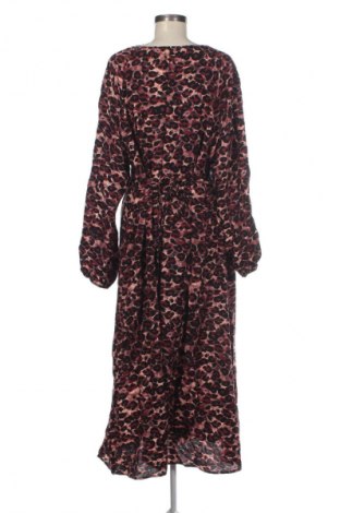 Kleid C&A, Größe XL, Farbe Mehrfarbig, Preis 20,99 €