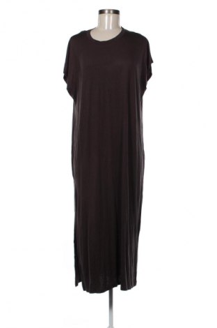 Kleid Celestino, Größe M, Farbe Braun, Preis € 15,00