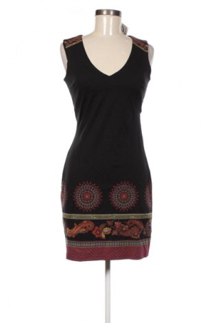 Рокля Desigual, Размер S, Цвят Черен, Цена 82,99 лв.