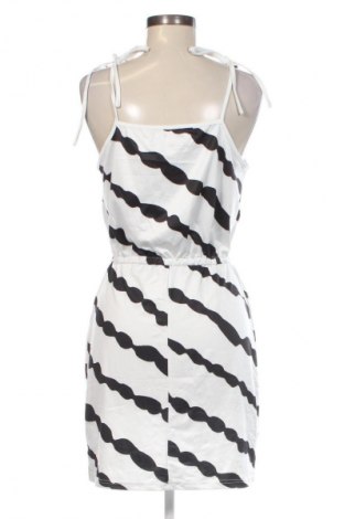 Kleid Emery rose, Größe M, Farbe Mehrfarbig, Preis € 12,99