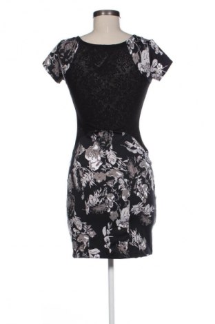 Kleid Guess, Größe XS, Farbe Mehrfarbig, Preis € 39,99