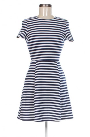 Рокля H&M Divided, Размер XS, Цвят Многоцветен, Цена 17,99 лв.