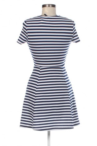 Рокля H&M Divided, Размер XS, Цвят Многоцветен, Цена 17,99 лв.