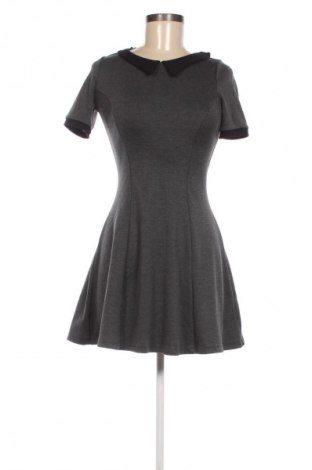 Kleid H&M Divided, Größe S, Farbe Grau, Preis € 14,91