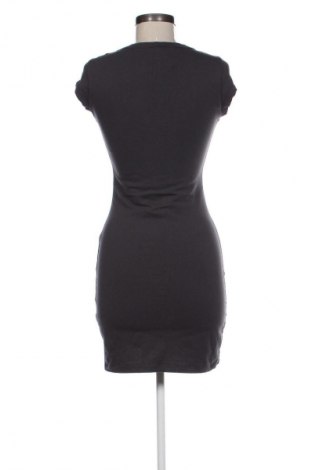Рокля H&M Divided, Размер M, Цвят Сив, Цена 15,99 лв.