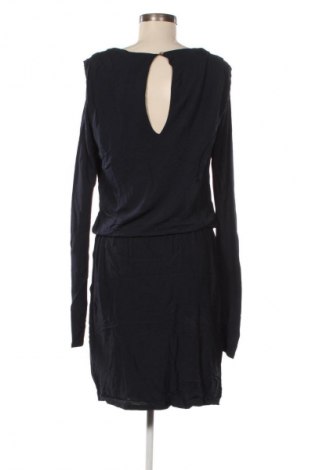 Sukienka Karen by Simonsen, Rozmiar M, Kolor Niebieski, Cena 268,99 zł