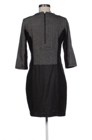 Kleid Kenny S., Größe M, Farbe Mehrfarbig, Preis € 15,99