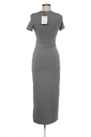 Kleid Pull&Bear, Größe XS, Farbe Grau, Preis 17,99 €
