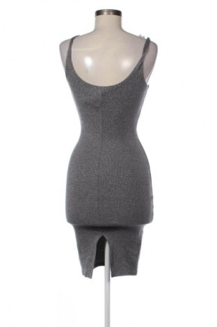 Kleid Pull&Bear, Größe S, Farbe Grau, Preis € 8,99
