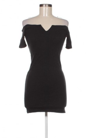 Sukienka Pull&Bear, Rozmiar M, Kolor Czarny, Cena 39,99 zł