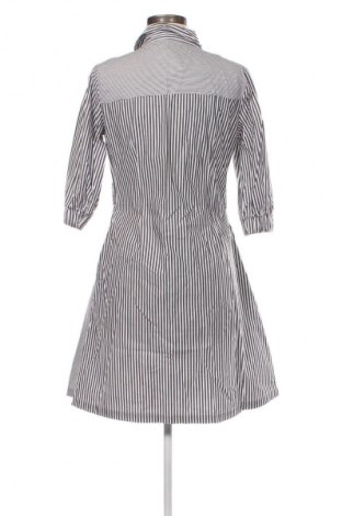 Kleid Reserved, Größe M, Farbe Mehrfarbig, Preis € 15,99