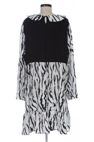 Kleid SHEIN, Größe 4XL, Farbe Mehrfarbig, Preis € 20,99