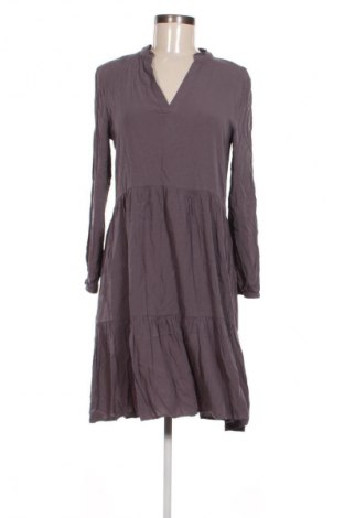Kleid Saint Tropez, Größe S, Farbe Grau, Preis € 24,48