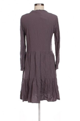 Kleid Saint Tropez, Größe S, Farbe Grau, Preis € 24,48