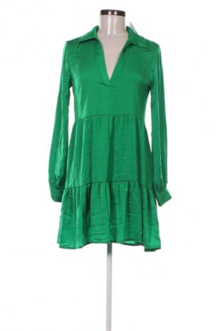 Kleid Stradivarius, Größe S, Farbe Grün, Preis € 20,99