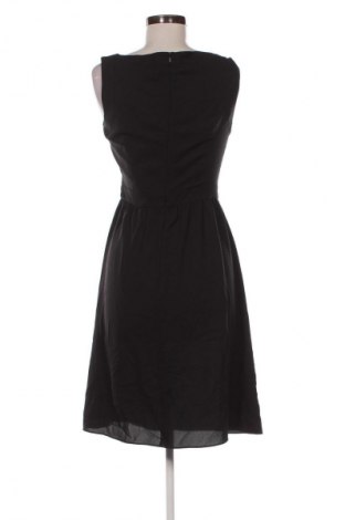 Sukienka Swing, Rozmiar S, Kolor Czarny, Cena 239,99 zł