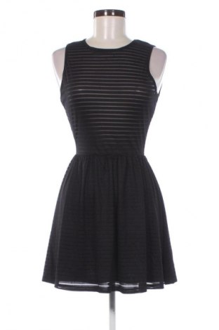 Рокля Topshop, Размер S, Цвят Черен, Цена 21,99 лв.