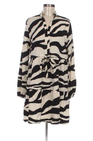 Kleid VILA, Größe M, Farbe Mehrfarbig, Preis 18,99 €
