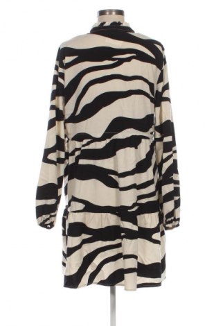 Kleid VILA, Größe M, Farbe Mehrfarbig, Preis 18,99 €