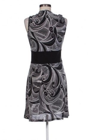 Kleid Xanaka, Größe M, Farbe Mehrfarbig, Preis € 11,99