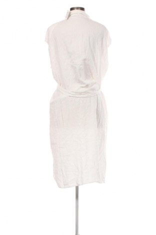 Kleid Y.A.S, Größe M, Farbe Weiß, Preis € 33,99