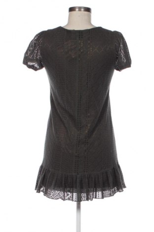 Kleid Yuki, Größe M, Farbe Grün, Preis € 15,00