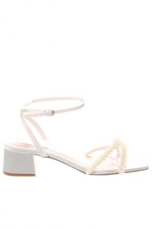 Sandalen Steve Madden, Größe 41, Farbe Ecru, Preis 112,99 €