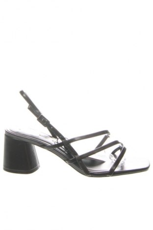 Sandalen Stradivarius, Größe 40, Farbe Braun, Preis € 26,99
