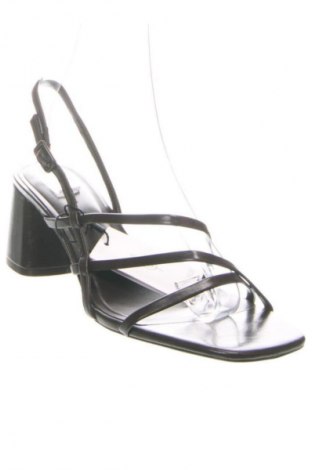 Sandalen Stradivarius, Größe 40, Farbe Braun, Preis € 26,99